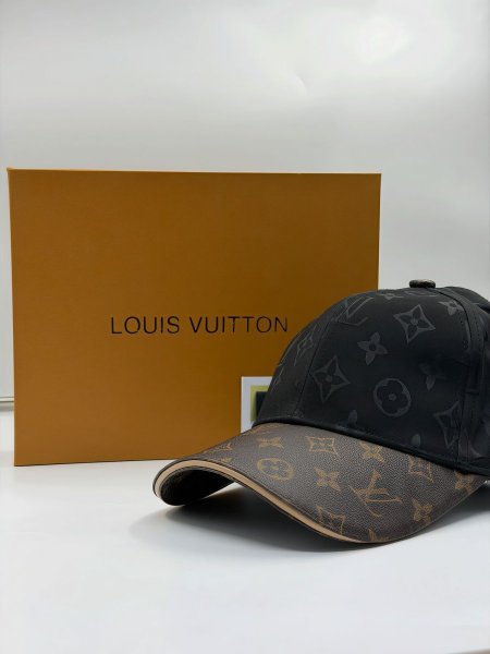 طاقية لويز فيتون LV
