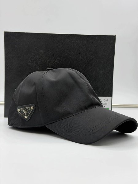 طاقية برادا PRADA