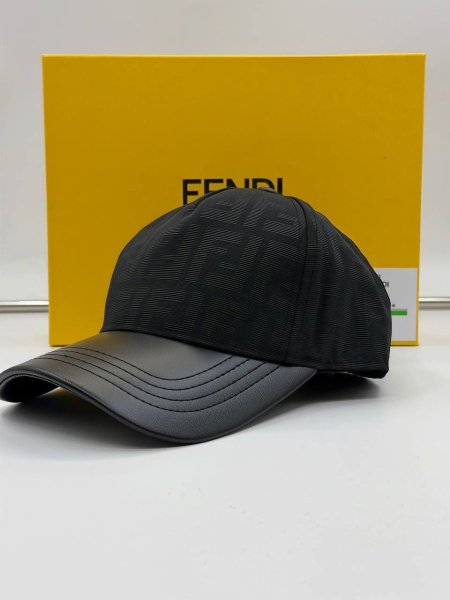 طاقية FENDI