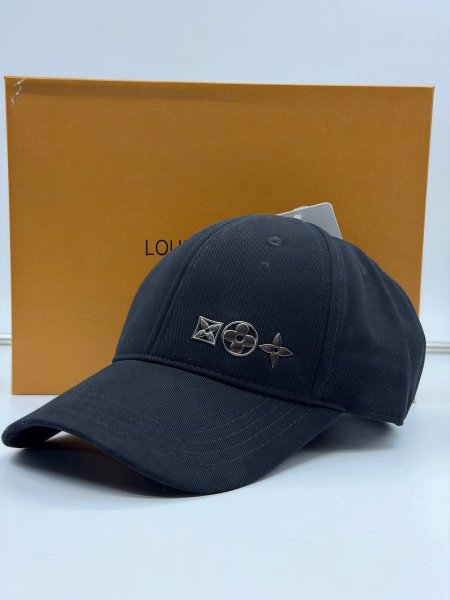 طاقية لويس فيتون LV