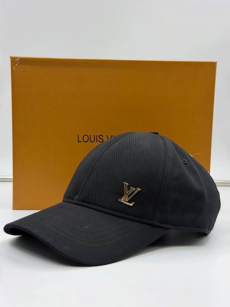 طاقية لويس فيتون LV