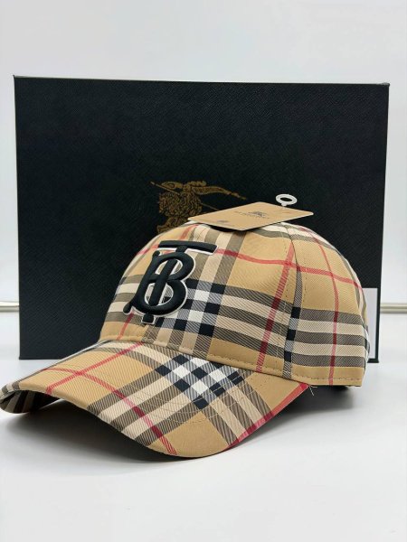 طاقية بربري Burberry