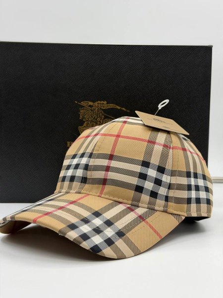 طاقية بربري Burberry