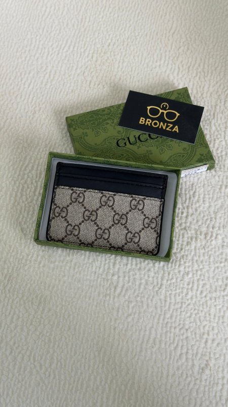 جزدان HUCCI  قوتشي