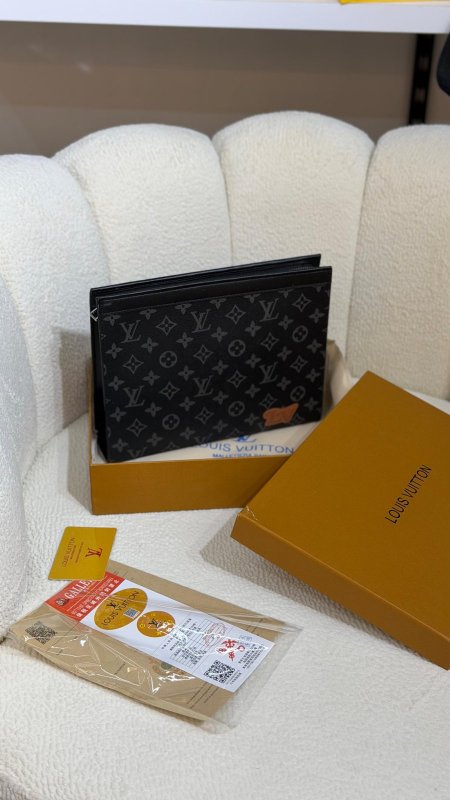 شنطة  LV لويس فيوتن