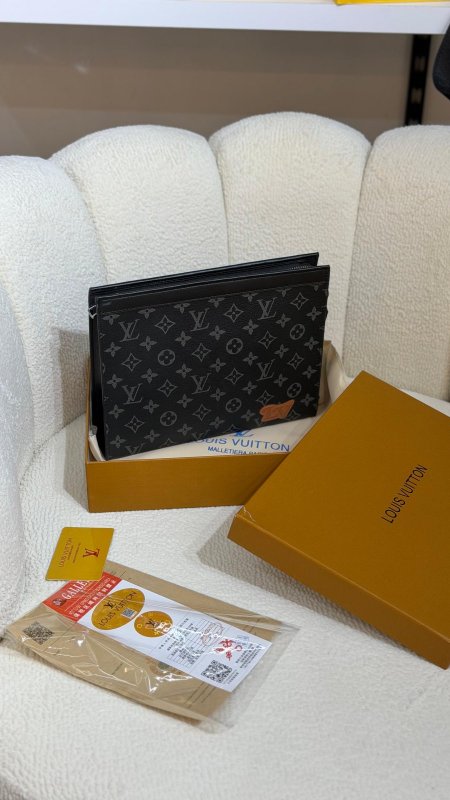 شنطة  LV لويس فيوتن