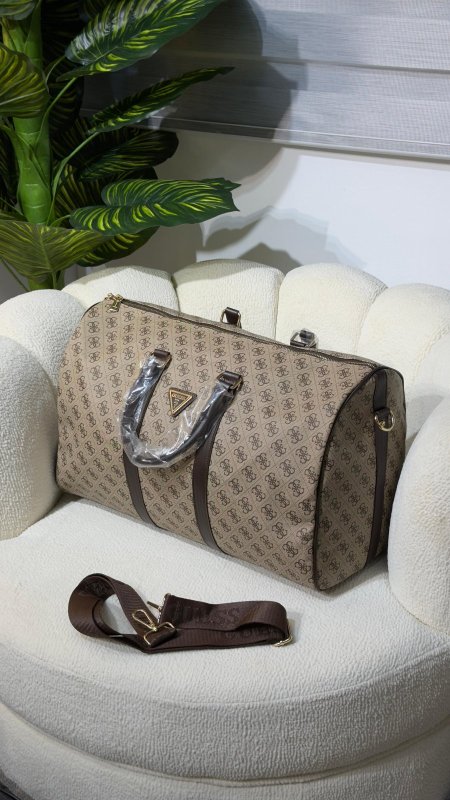 شنطة guess جيس