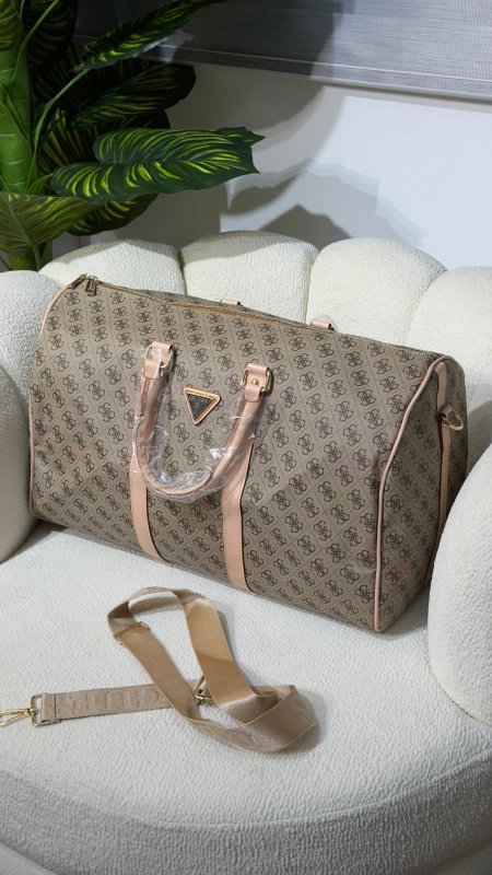شنطة guess جيس