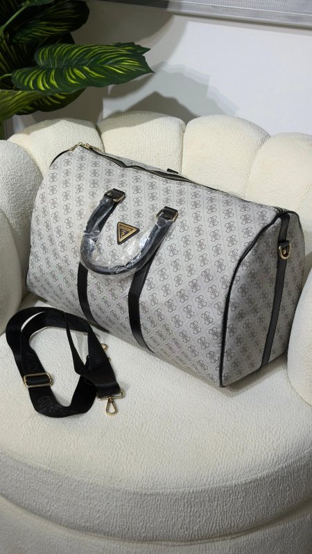 شنطة guess جيس