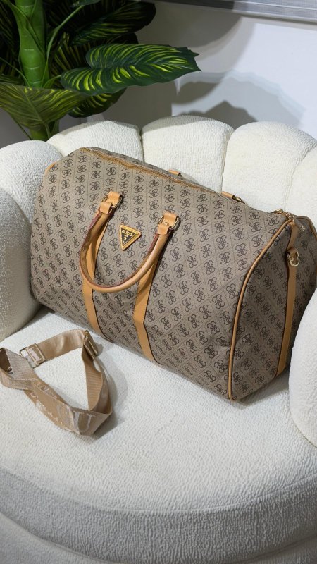 شنطة guess جيس