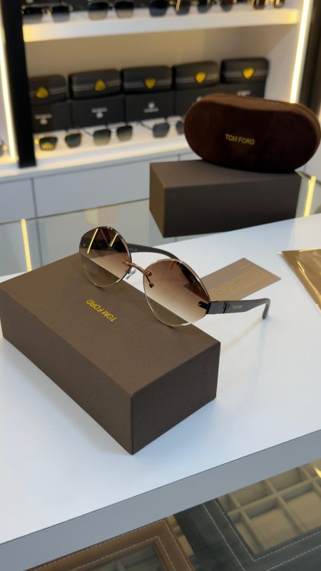نظارة توم فوردTOM FORD