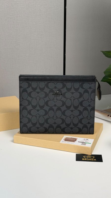 شنطة كلاتش COACH كوتش