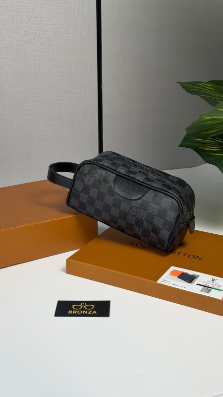 شنطة يد LV لويس فيتون