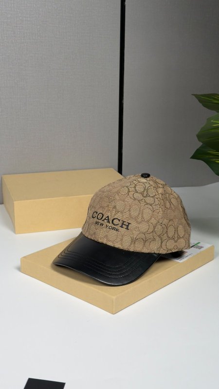 طاقية COACH كوتش