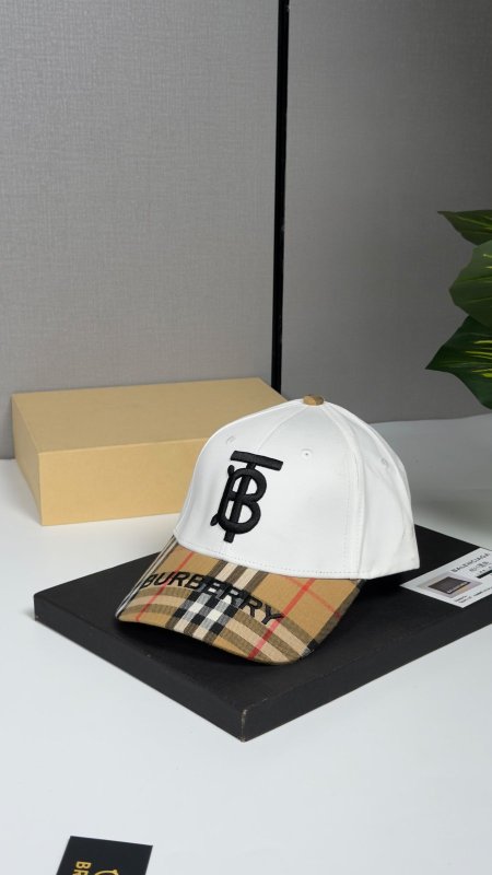 طاقية بربري Burberry