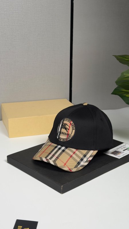 طاقية بربري Burberry