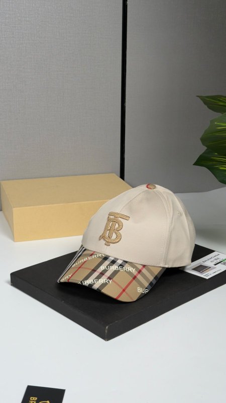 طاقية بربري Burberry