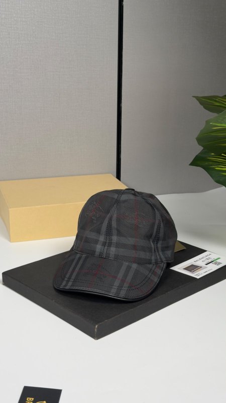 طاقية بربري Burberry