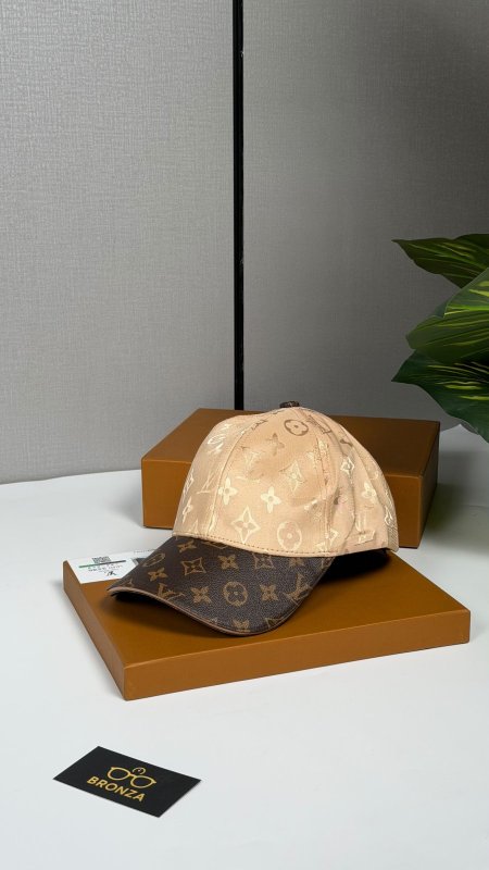طاقية لويس فيتون LV