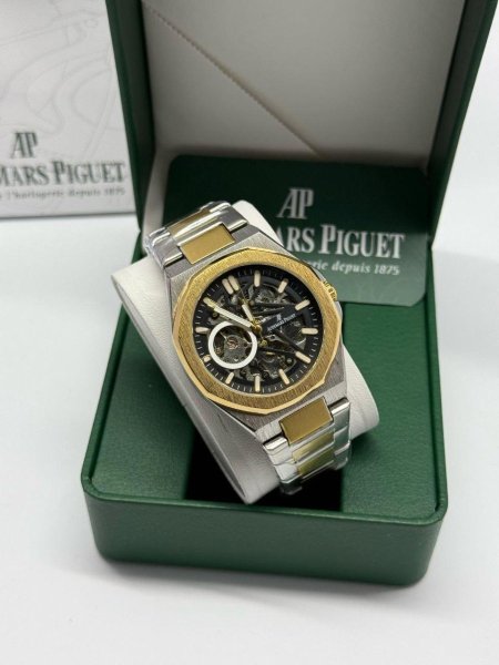 ساعة رجالي AP