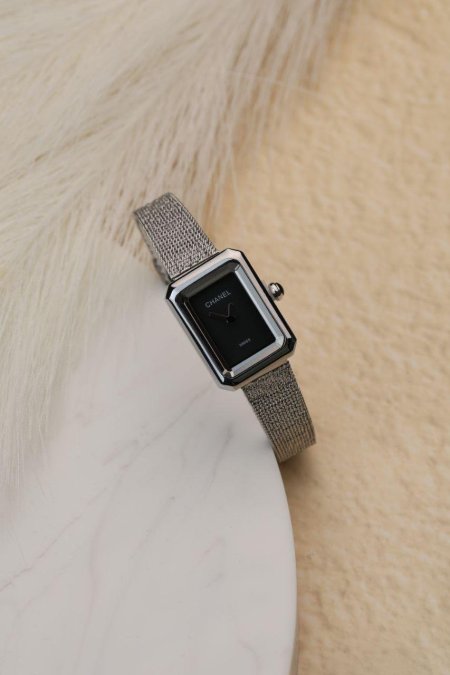 ساعة نسائية شانيل