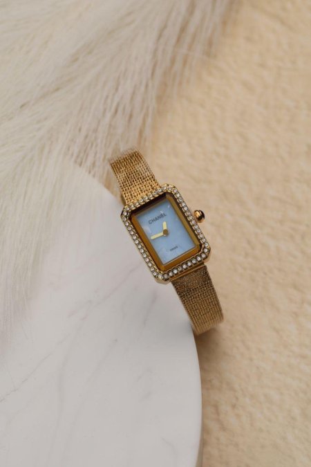 ساعة نسائية شانيل