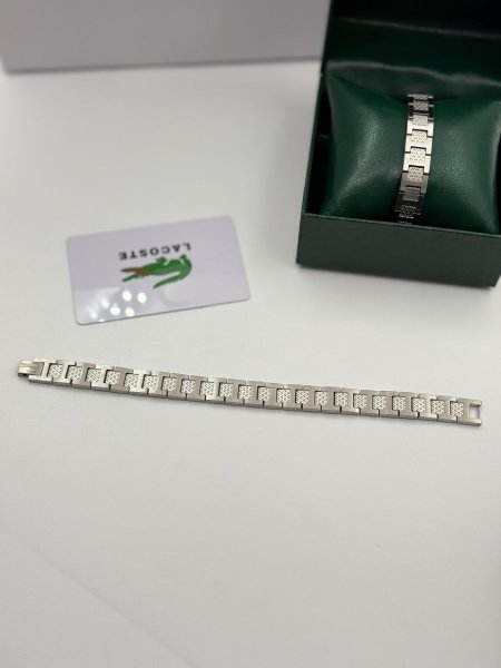 اسوارة لاكوست