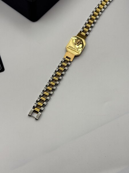 اسوارة فرزاتشي