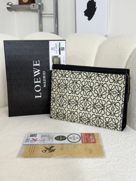 شنطة لويبي LOEWE